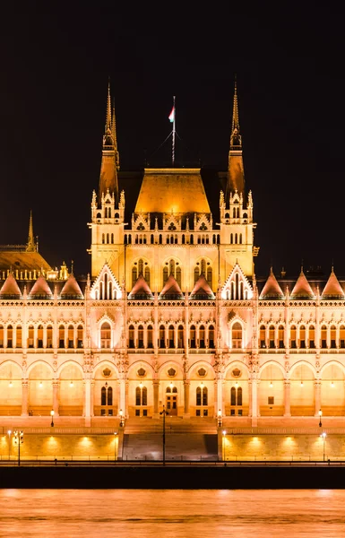 Magyar Országgyűlés, éjszakai budapest. — Stock Fotó