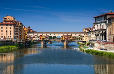 Ponte vecchio arno Nehri, Floransa'da Toskana İtalya üzerinde