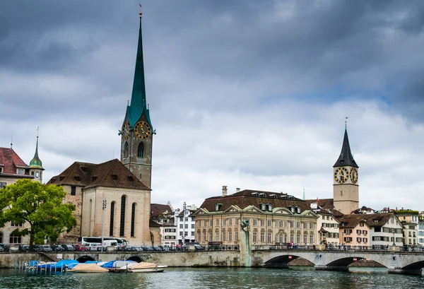Цюрих, мюнстерская церковь, Швейцария — стоковое фото