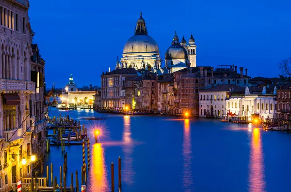 Grand canal van Venetië per nacht — Stockfoto