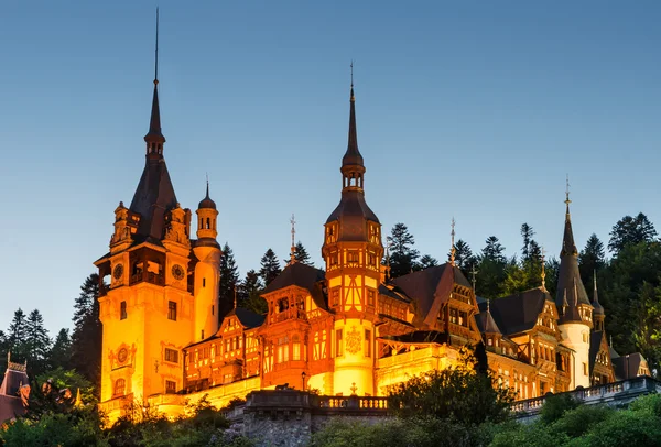 Romanya 'nın Sinaia kentindeki Peles Kalesi — Stok fotoğraf