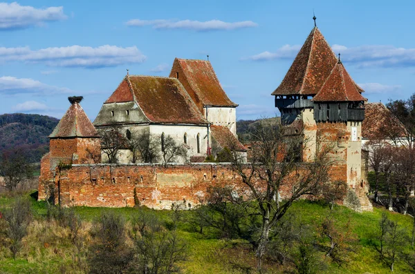 Chiesa fortificata di Alma Vii, punto di riferimento della Transilvania in Romania — Foto Stock