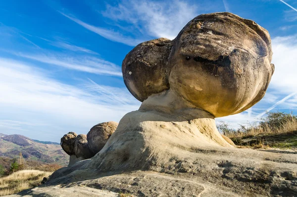 Ulmet Concretions chamado Trovants na Roménia — Fotografia de Stock