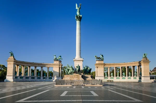 Piazza degli Eroi, Monumento al Millennio, a Budapest — Foto Stock