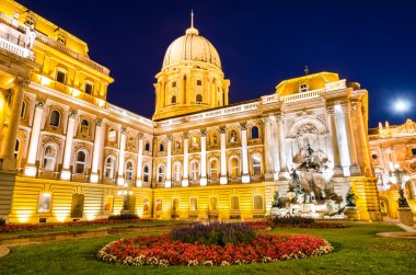 gecede, budapest buda Kraliyet Sarayı
