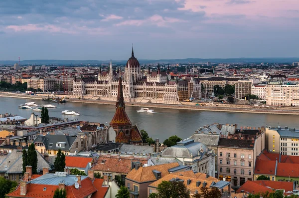 Paisaje urbano de Budapest y río Danubio, Hungría — Foto de Stock