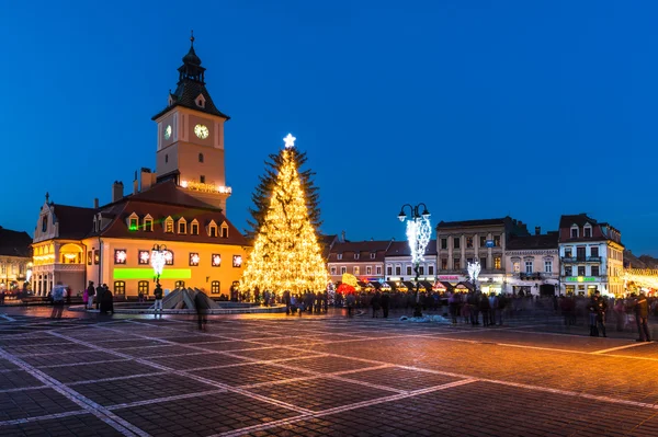 Brassó történelmi központjában, a karácsonyi napon, Románia Jogdíjmentes Stock Fotók