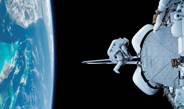 Astronaut Och Rymdskepp Delar Denna Bild Tillhandahålls Nasa — Stockfoto