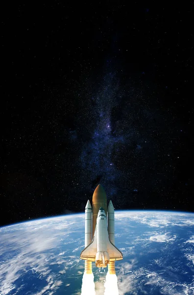 Uzay Mekiği Uzaya Gidiyor Görüntünün Elementleri Nasa Tarafından Desteklenmektedir — Stok fotoğraf