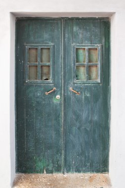 sokaklarda, Portekiz eski yeşil kapı.