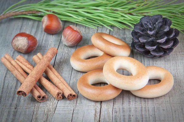 Natal objetos porca bagel paus de canela, espertalhão. — Fotografia de Stock