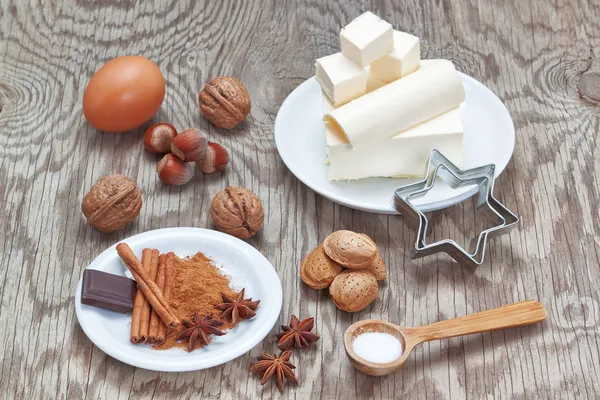 Accessoires ingrediënten voor snoep bakken voor kerst. — Stockfoto