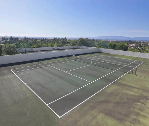 Moderne Tennisplätze im Resort. Portugal. — Stockfoto