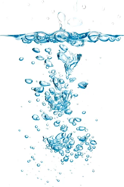Blå bubblor efter ett plask i vattnet. närbild. under vatten. — Stockfoto