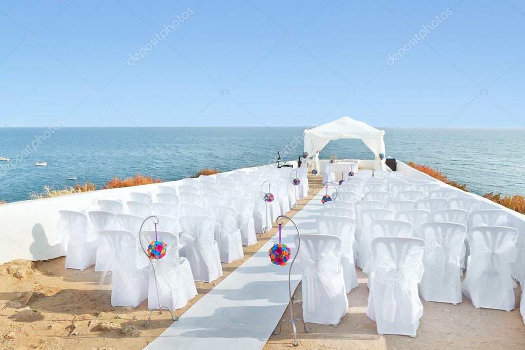 A marvelous place in the decorations and flowers for the wedding