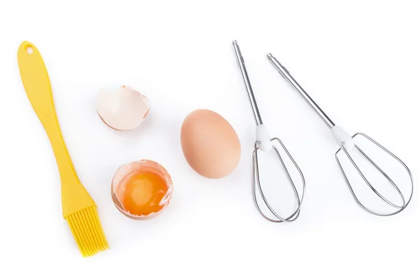 Cozinhando na cozinha para bater ovos e misturador de cozimento. — Fotografia de Stock