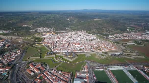 Αεροφωτογραφία drone του Fort Nossa Senhora da Graca στο Elvas στην κορυφή του Monte da Graca Πορτογαλία. Παγκόσμια κληρονομιά της UNESCO στο Alentejo — Αρχείο Βίντεο