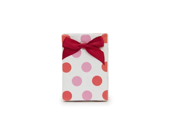 Single gift box on white background. — Stock Photo, Image