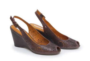 Kadınların yüksek topuk ayakkabı beyaz arka plan