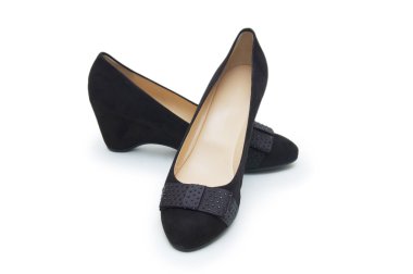 Beyaz arka planda kadın ayakkabıları