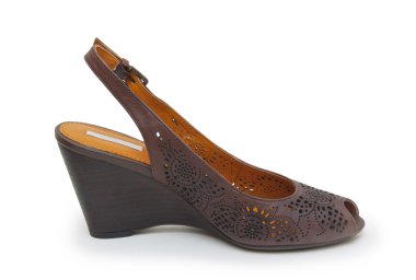 Beyaz arka plan karşı kadınların yüksek topuk ayakkabı çifti