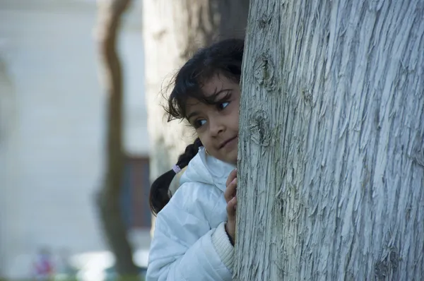 Portrait of girl in park — Stock Photo, Image