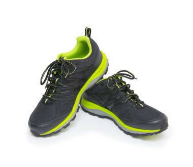 Beyaz arkaplanda izole edilmiş spor ayakkabılar