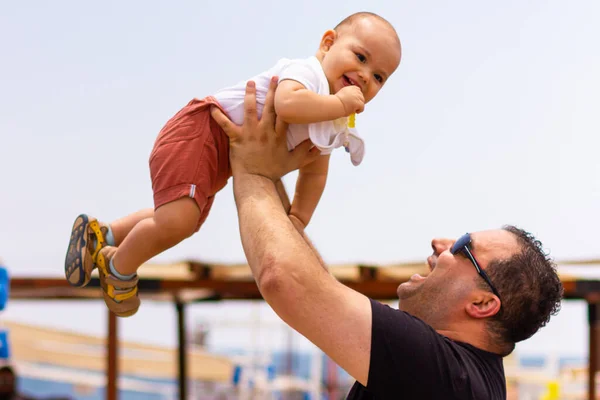 Father Playing Child Throwing Baby Air — Stock Photo, Image