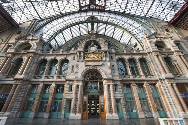 Treinstation in antwerpen, België — Stockfoto