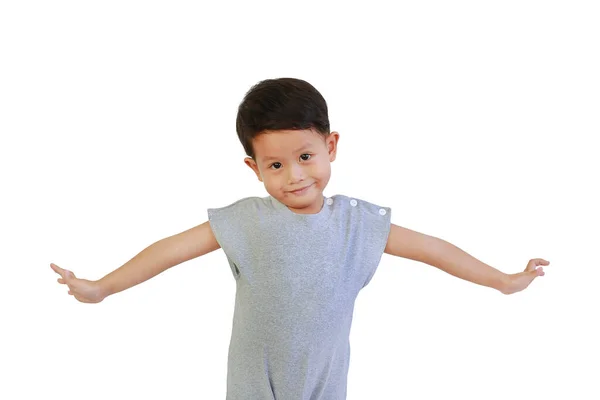Portret Azjatyckiego Chłopca Stojącego Rozsuniętych Ramion Kamerą Odizolowaną Białym Tle — Zdjęcie stockowe