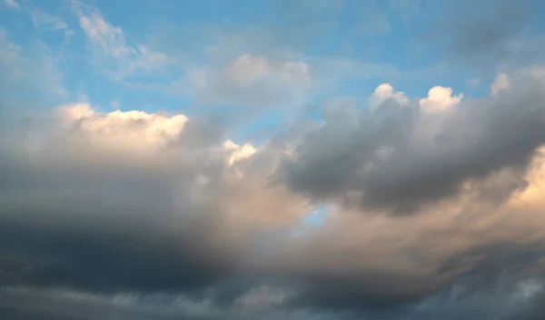 Awan Badai Gelap Langit Pada Latar Belakang Malam — Stok Foto