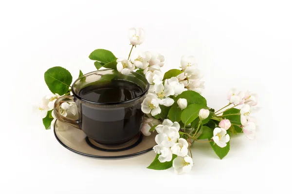 Eine Tasse Kaffee mit Blumen — Stockfoto