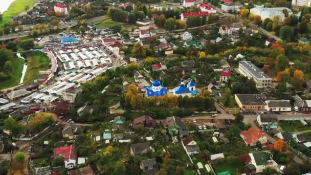 Mahiliou, Hviderusland. Mogilev Cityscape Med Berømte Landmærke - Church of Saints Boris og Gleb, og Church of te Exaltation of Holy Cross. Luftudsigt over Skyline i efteråret dag. Fugleperspektiv – Stock-video