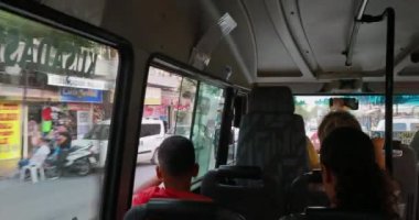 Kusadasi, Aydın İli, Türkiye - 9 Eylül 2019: Mininus Van Car ile Trip Drive. FPV