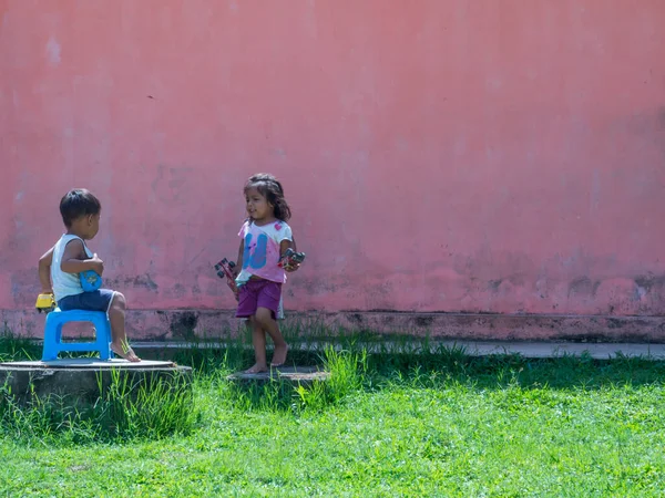Santo Tomas Peru May 2016 Peruvian Children Small Village Iquitos — Foto de Stock