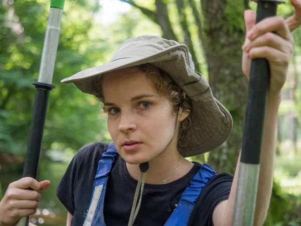 Young Woman Paddles Canoeing Excursion — Stock Photo, Image