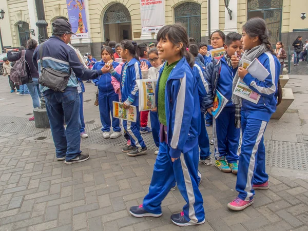 Lima Peru Sep 2017 Children School Wearing Uniforms Walking Street — Stock fotografie