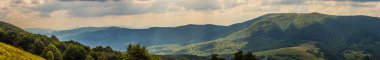 Tarnica Dağı, Bieszczady Dağları, Karpatlar ve Polonya 'dan panoramik manzara