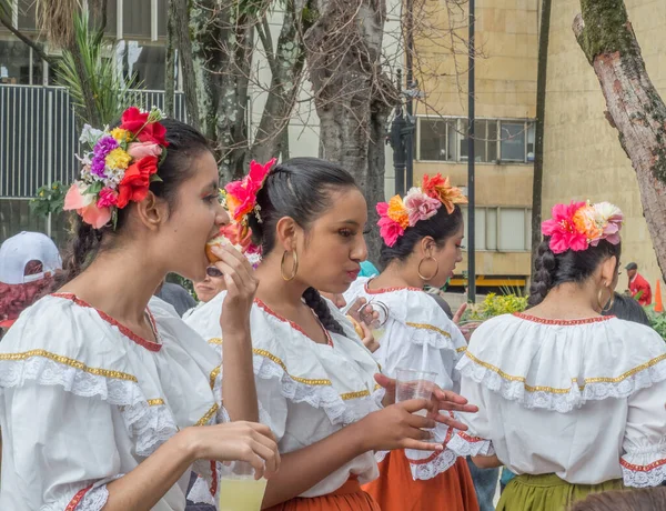 Bogota Kolumbie Září 2017 Kolumbijská Lidová Taneční Skupina Tradičním Oblečením — Stock fotografie