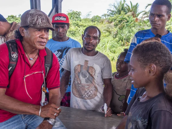 Dekai Indonesia January 2015 Meting People Mamuna Tribe — Stock Photo, Image