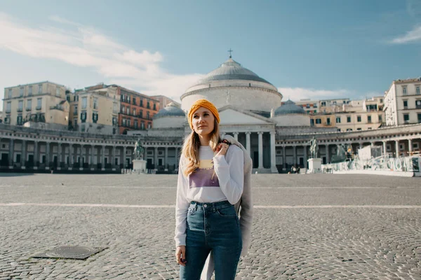 Young Blonde Woman Exploring Streets Europe — Stok Foto