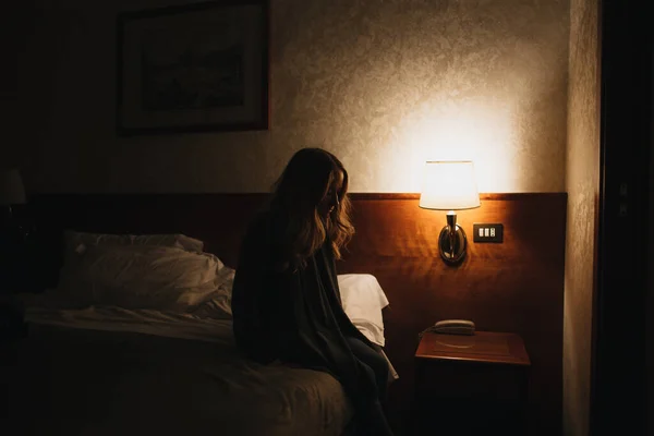 Beautiful Young Woman Sitting Hotel Room — Stockfoto