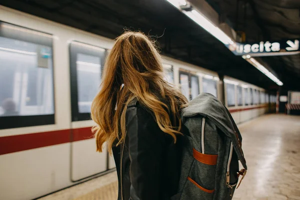 Young Woman Traveler Backpack Train Station — Stok Foto