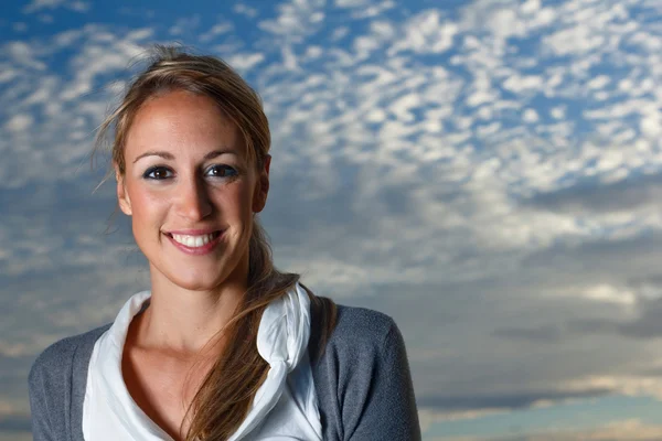 Chica en el cielo — Foto de Stock