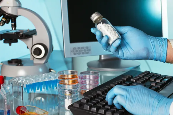 Pharmaceutical research — Stock Photo, Image