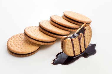 Çikolata dolgulu kurabiye