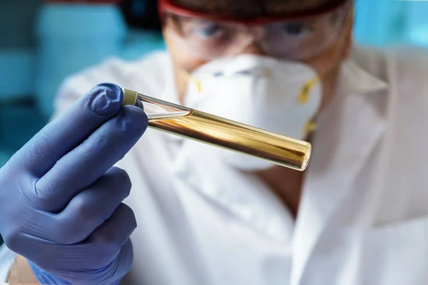 Laboratoire Techniciens Avec Échantillon Tube Pisse Pour Analyse Urine Dans — Photo