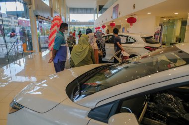 Kuantan, Malezya - 8 Ocak 2022: Kuantan, Malezya 'daki Honda araba galerisi. 2022 Honda Şehri Hatchback.