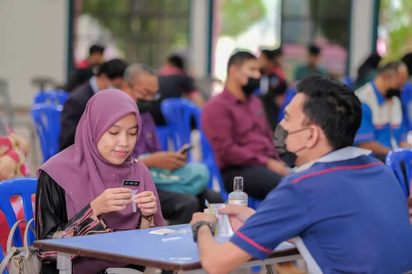 Muadzam Shah Maleisië Januari 2022 Leraar Maakt Covid Snelle Test — Stockfoto