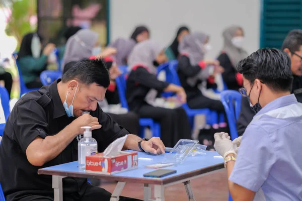 Muadzam Shah Malaysia Januari 2022 Lärare Gör Covid Snabbtest Med — Stockfoto